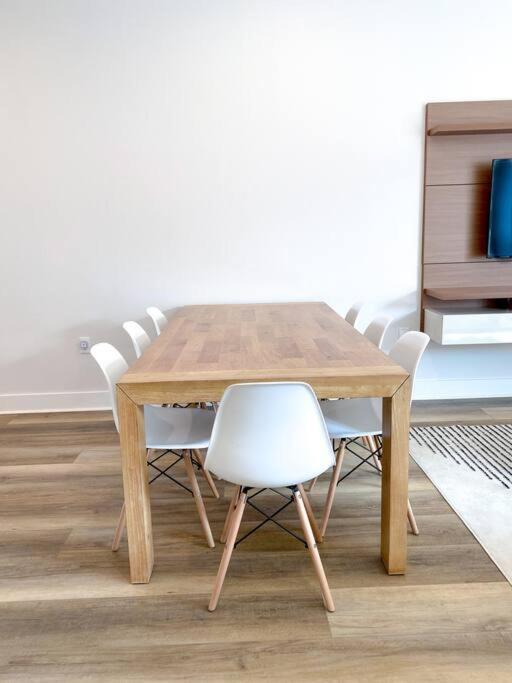 Brand New 3 Bedroom Near / Wi-fi / Parking