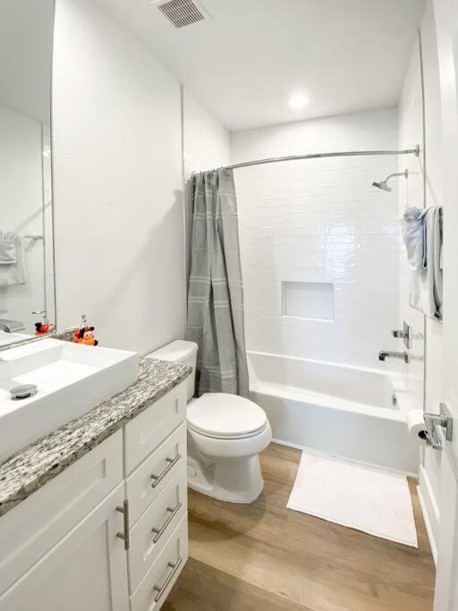 Ferienhaus Brand New 3 Bedroom Near / Wi-fi / Parking Orlando