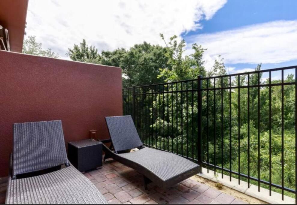 Ferienhaus Brand New 3 Bedroom Near / Wi-fi / Parking *