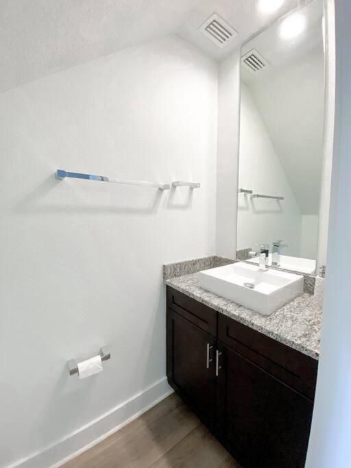 Ferienhaus Brand New 3 Bedroom Near / Wi-fi / Parking Orlando