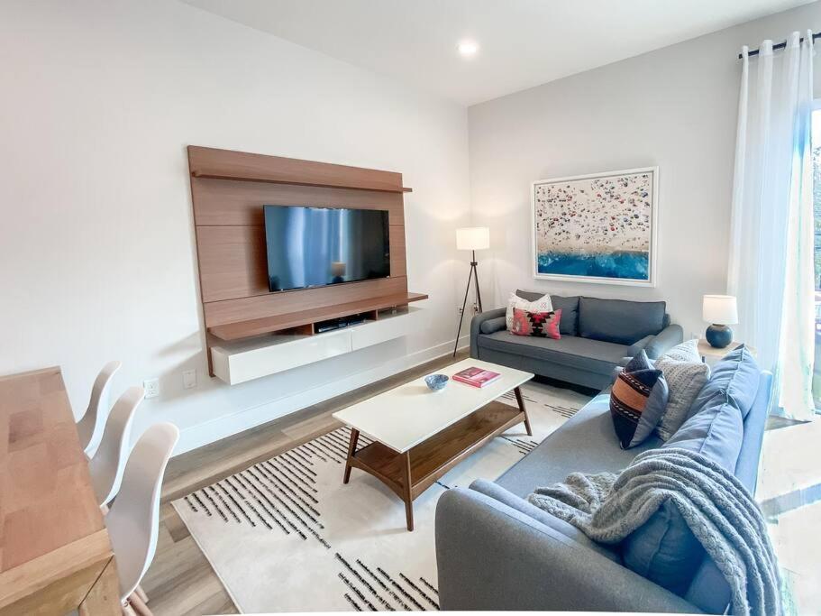 Ferienhaus Brand New 3 Bedroom Near / Wi-fi / Parking *