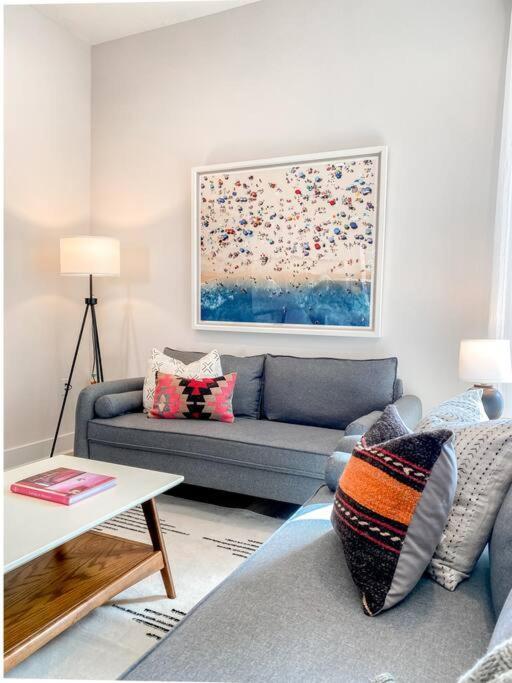 Brand New 3 Bedroom Near / Wi-fi / Parking